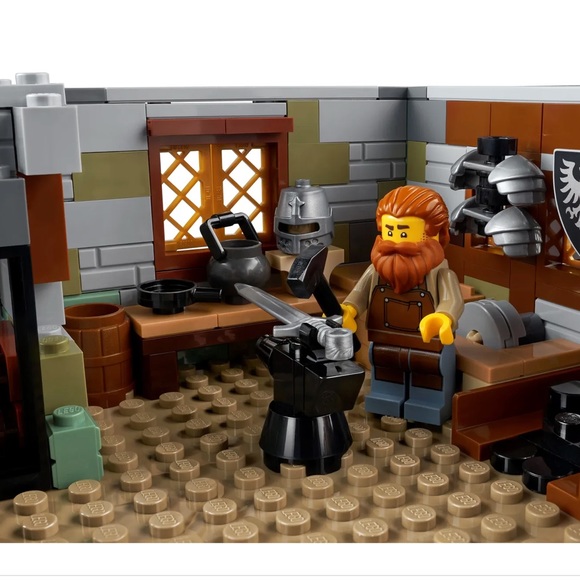 New in box LEGO® Ideas 21325 Medieval Blacksmith - Picture 6 of 12